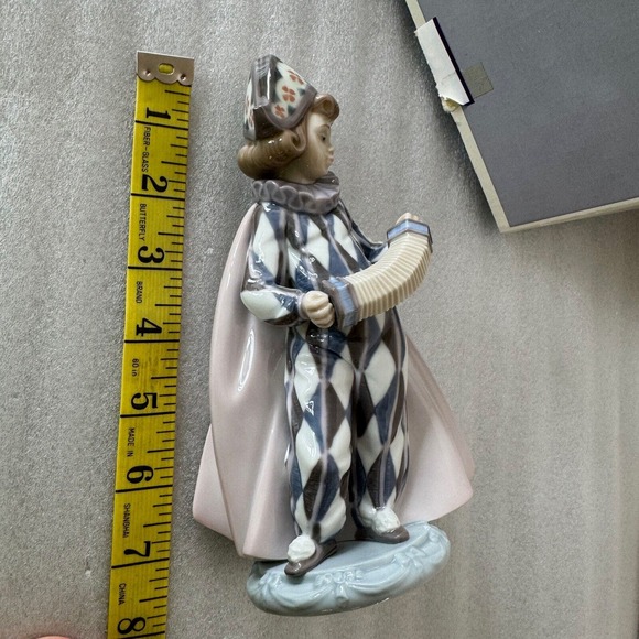 Lladro Concertina Boy 05695 Figurine Playing Accordian Jester Clown Figurine - Picture 10 of 10